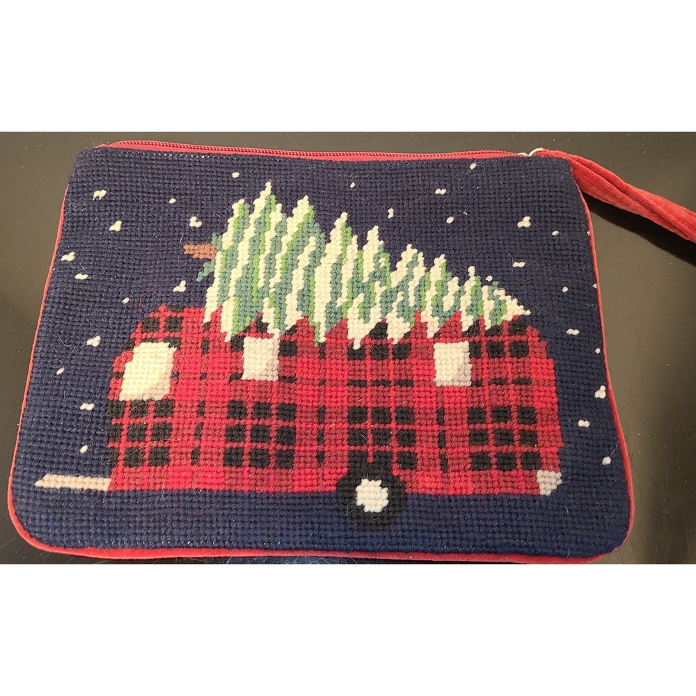 NWT Christmas Wristlet Bag Lands End Needlepoint Zip Up 10" X 7" Tree On Trailer